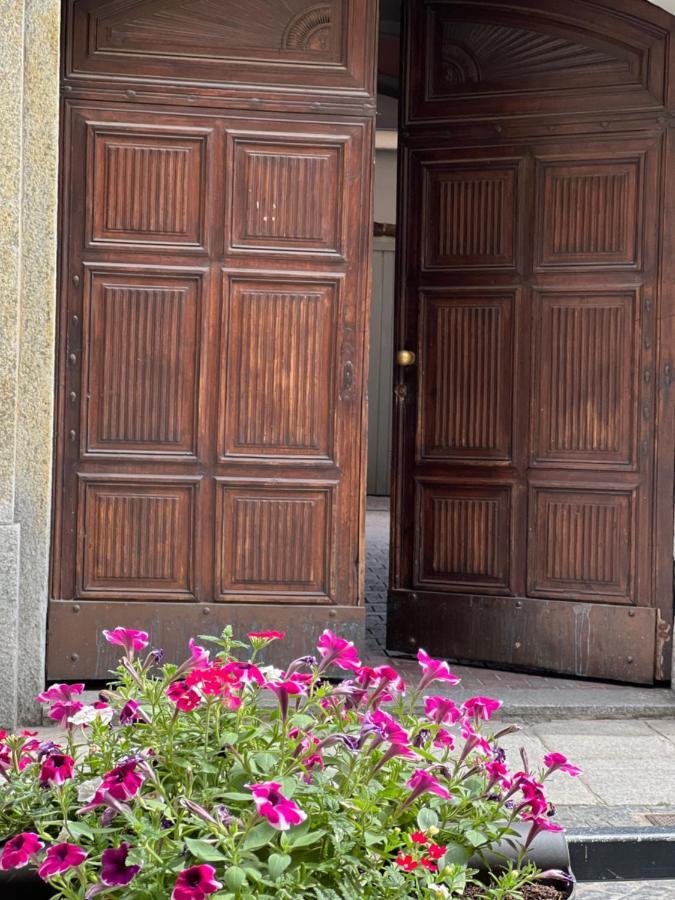 Appartamento In Centro Storico "La Casa Di Cri" Asti Esterno foto